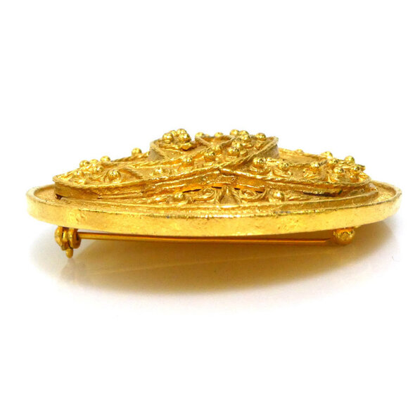 CHANEL Gold Logo Brooch - Picture 4 of 5